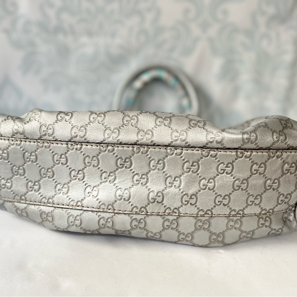 Authentic Gucci Silver Sukey Tote - Picture 3 of 15